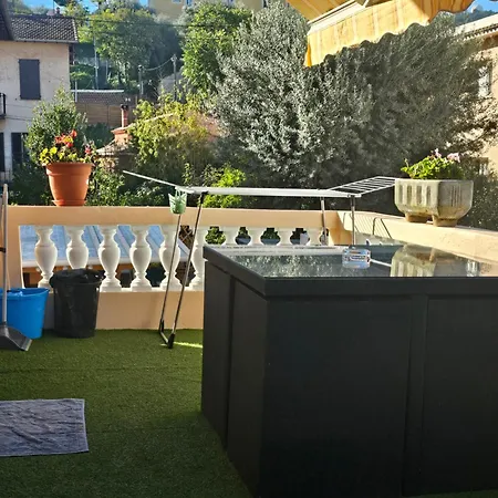 1 A Proche De Nice, Monaco Et L'italie La Trinite